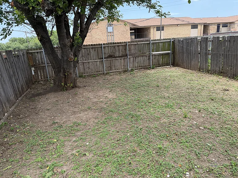 3020 Lourdes St #3020 — Photo 5