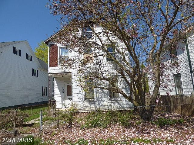 2nd image of 911 Corbett St