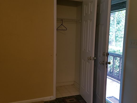 3rd image of 89 Edgewood Dr
