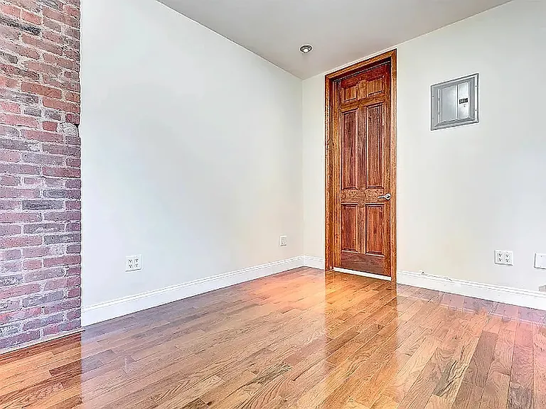 156 Sherman Ave #46 — Photo 2