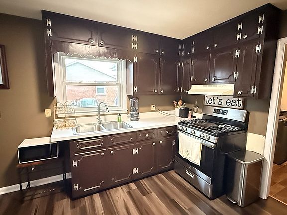 4th image of 3410 Leland Cir