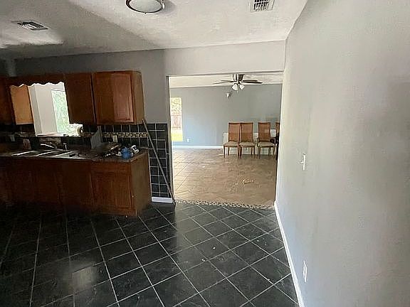 3rd image of 4801 Andover Dr