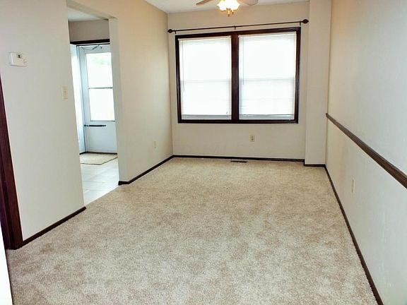 4th image of 491 Clairbrook Ave