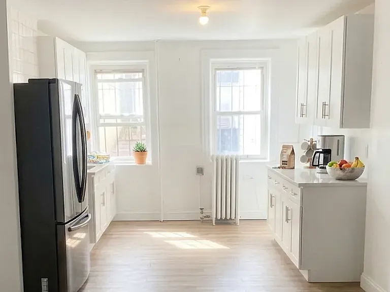229 Clifton Pl #1R — Photo 2