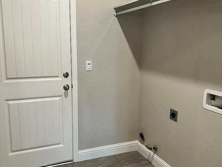 2137 La Vona Ave — Photo 34