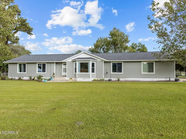 2202 North Road, Morehead City, NC 28557