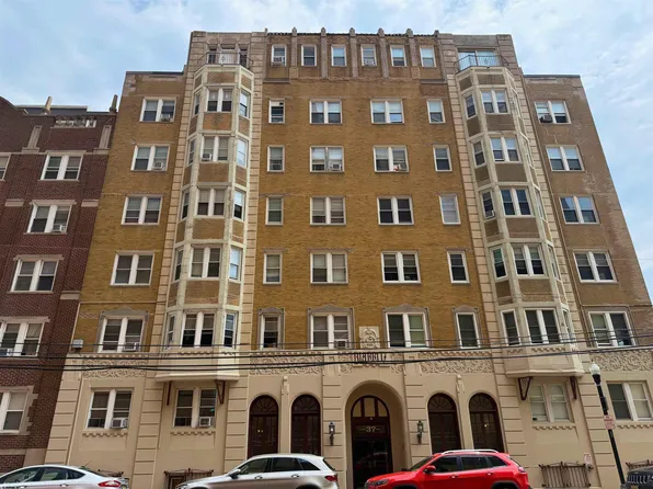37 S Iowa Ave APT 4E, Atlantic City, NJ 08401