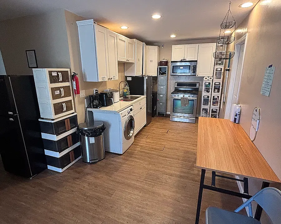 923 Sacramento Ave #2