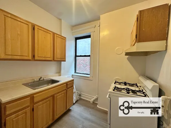 32-38 30th Street image 2 of 13