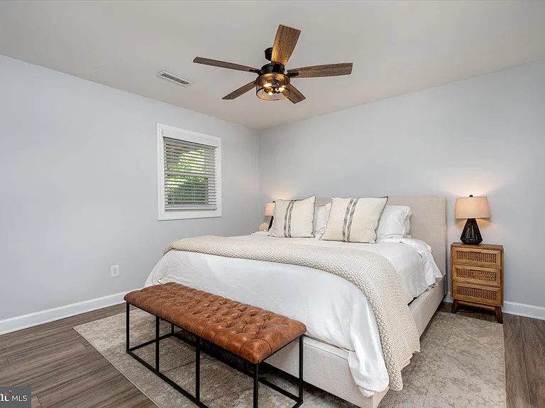 1005 Magothy Park Ln — Photo 12