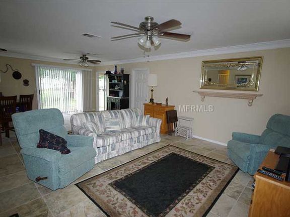 3rd image of 6836 Carovel Ave