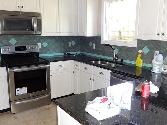 5th image of 851 Diane Dr