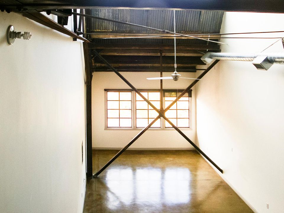 1st image of 532 W 1st St Unit 207