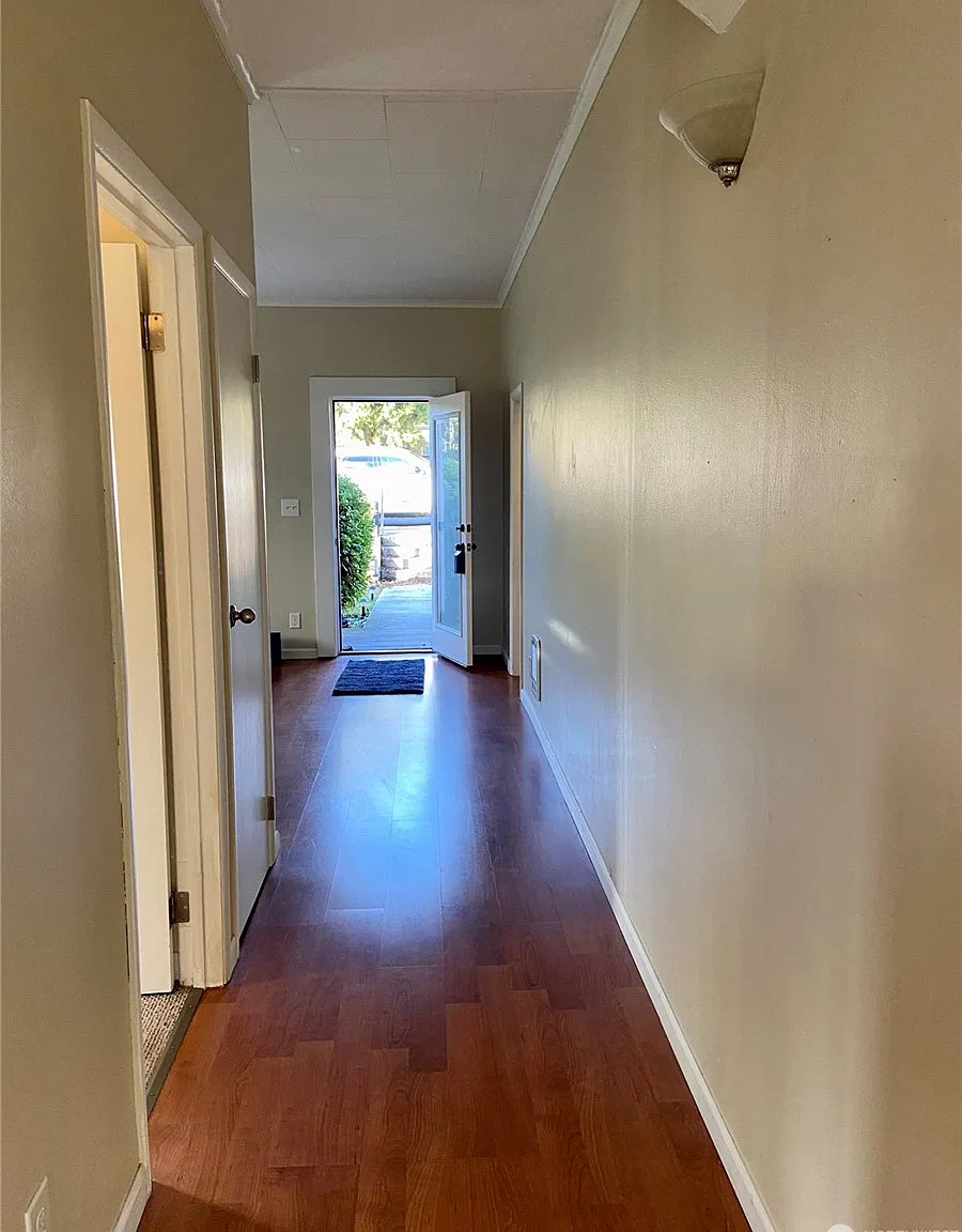2 bed, 1010 sqft, $2,500 — Photo 2