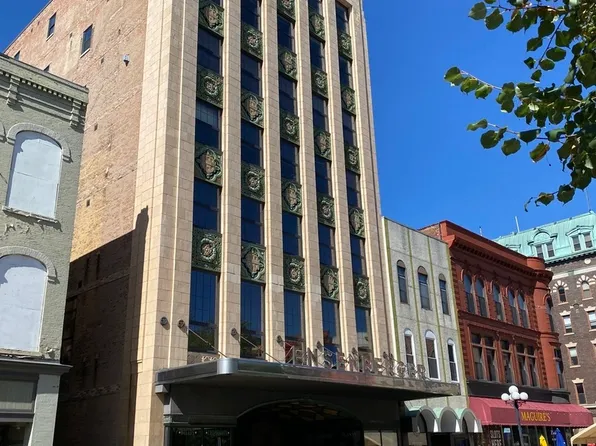 212 N Center St Unit 701, Bloomington, IL 61701