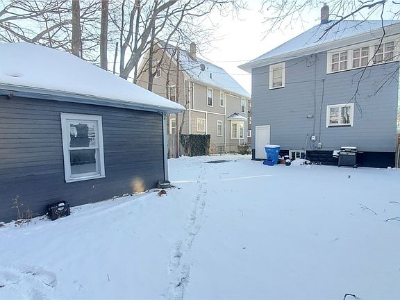 3rd image of 20 Raeburn Ave