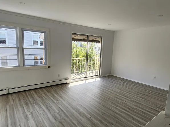 4017 Hudson Avenue image 4 of 16