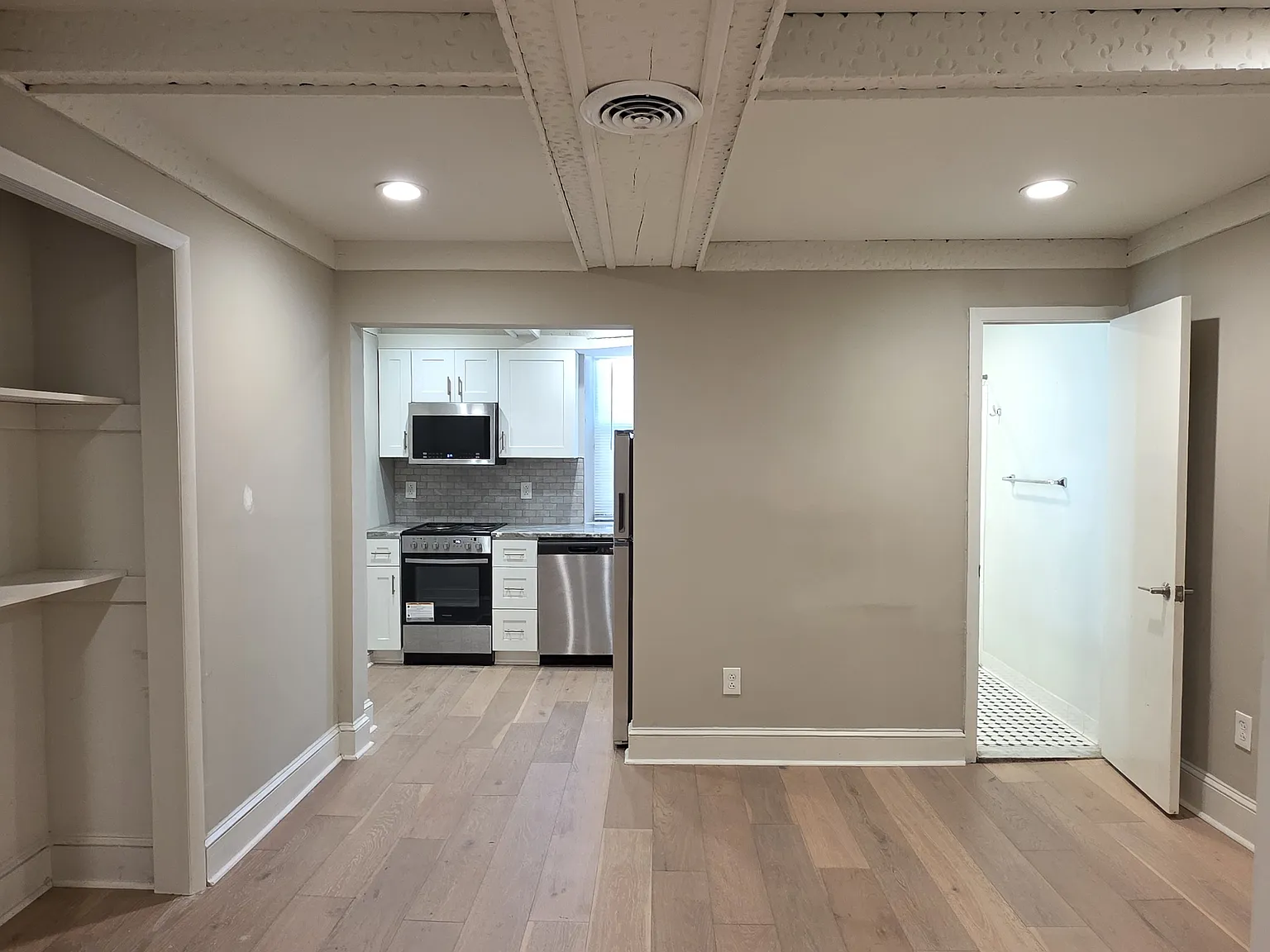 1 bed, 470 sqft, $1,595 — Photo 3