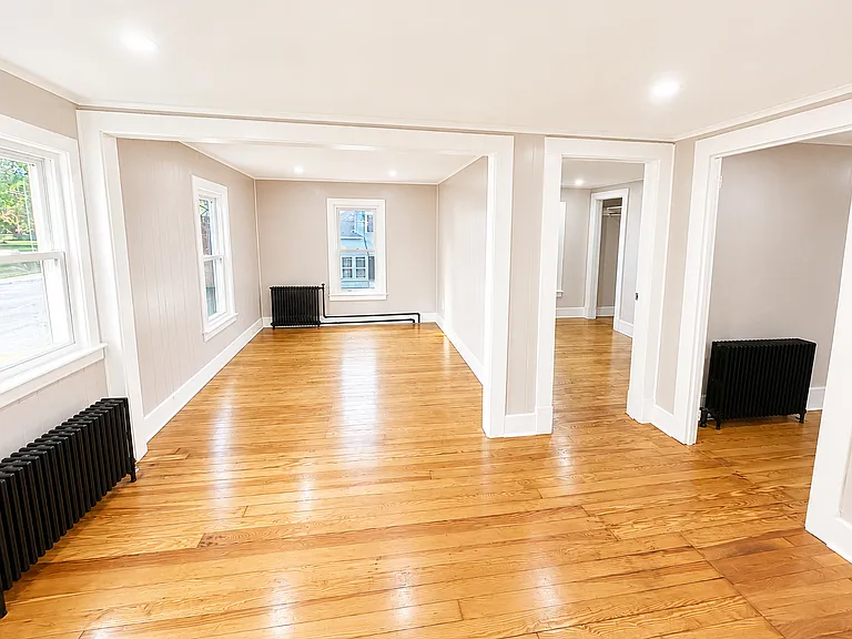 92 Bridge St #2 — Photo 2