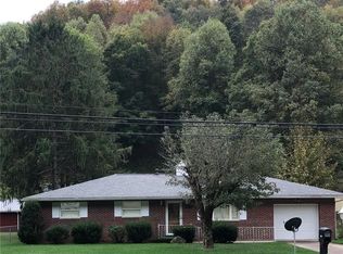 4589 Midway Rd, Yawkey, WV 25573