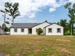 57 Natures Cove Rd, Newnan, GA 30263