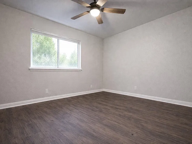 600 Price Dr — Photo 10