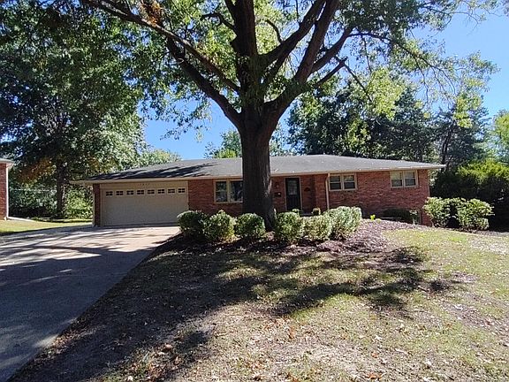 5th image of 2613 Summit Rd