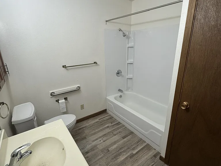 1104 East Ave #3 — Photo 6