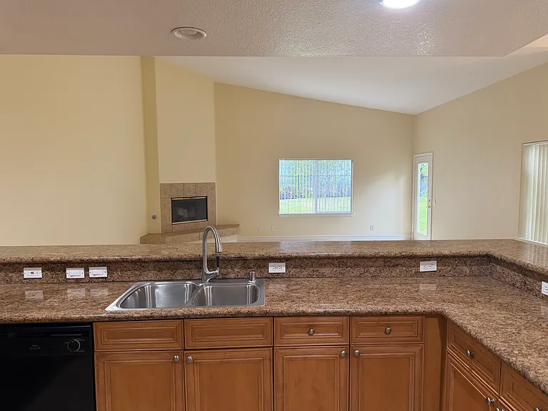 6833 Urubu St — Photo 11