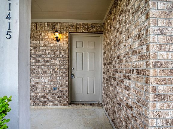 3rd image of 11415 Hemington Dr
