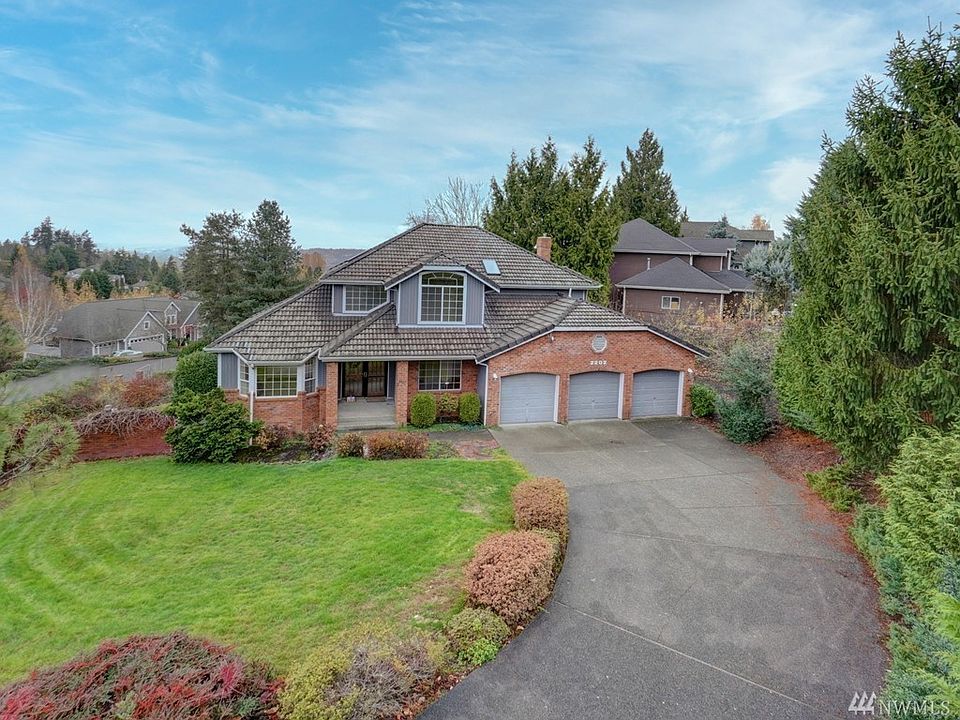 1st image of 2202 27th Pl SE
