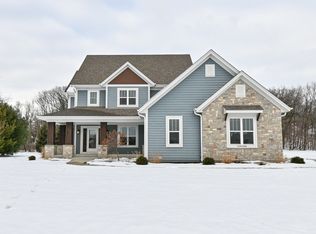 N75W27960 Summerstone Rd, Hartland, WI 53029
