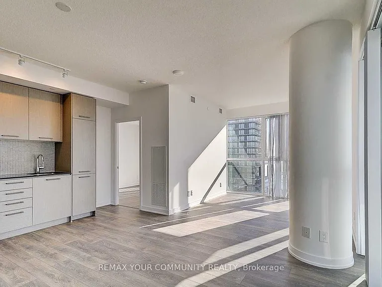 87 Peter St #4202 — Photo 4