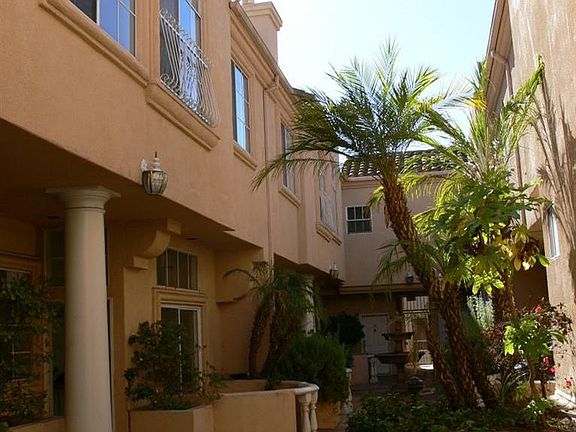5th image of 11112 La Maida St Unit 15