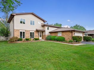 1700 Alamance Pl, Downers Grove, IL 60516