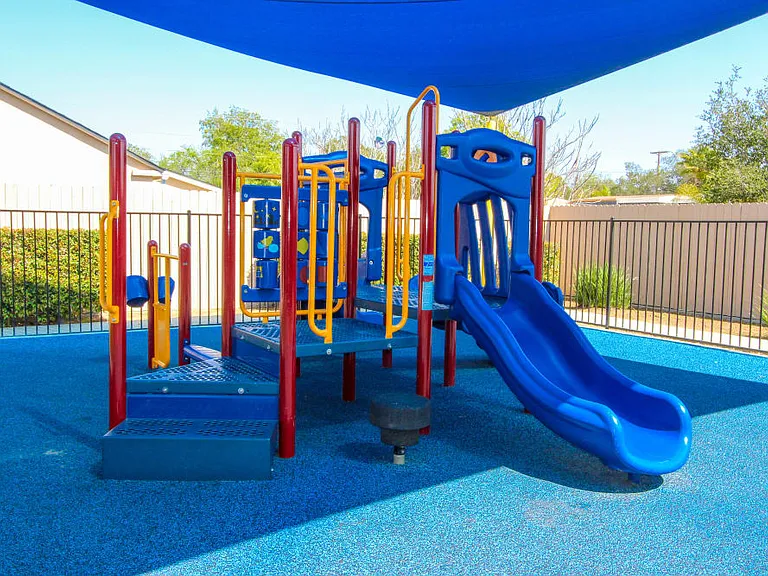 Ramona Vista-Military Housing — Photo 10