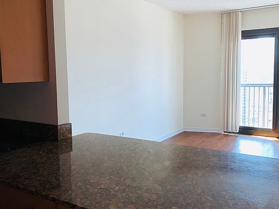 3rd image of 400 N Lasalle St #4306
