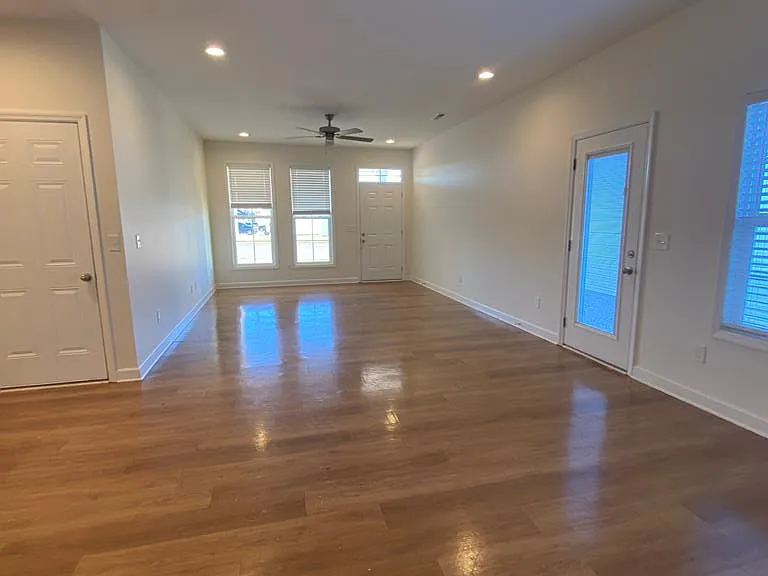 187 Thoroughbred Dr — Photo 6