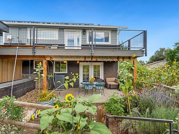 Private fenced yard for apt