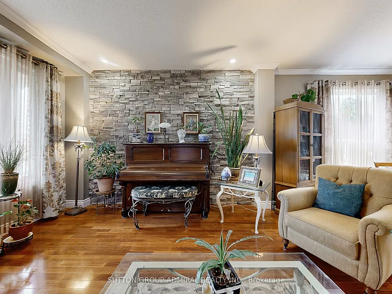 32 Stephanie Ln #UPPER — Photo 7