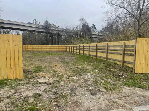 5050 Neches St, Houston, TX 77026