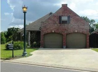 101 W Vallauris Dr, Lafayette, LA 70507