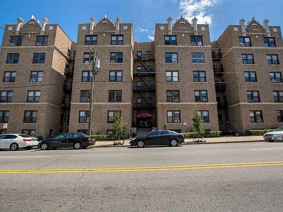 2nd image of 2700 Kennedy Blvd #304