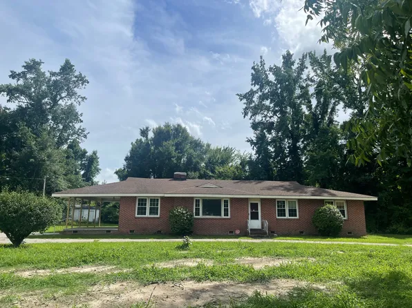8175 W Mount Dr, Rocky Mount, NC 27803