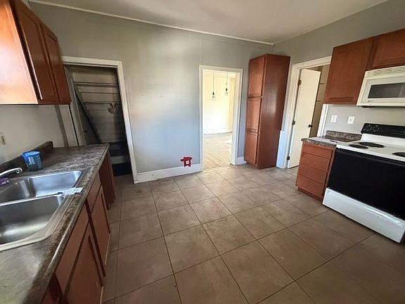 9th image of 246 5th St S