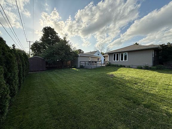 5th image of 3035 19th Ave