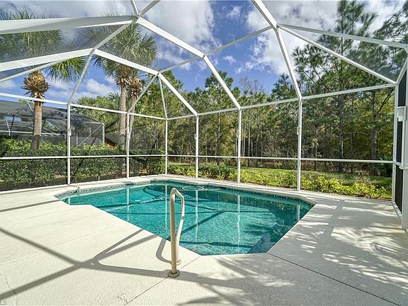 3rd image of 10641 Avila Cir