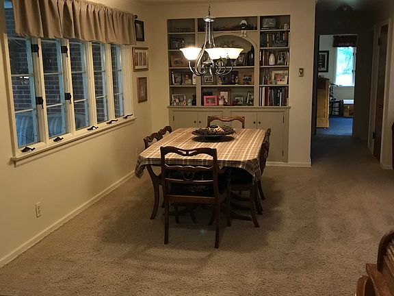 4th image of 709 W Park St