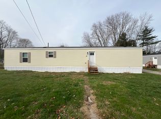 27 W 12th St, Dresden, OH 43821
