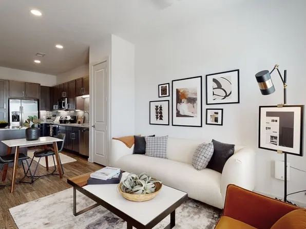 Magnolia on the Green